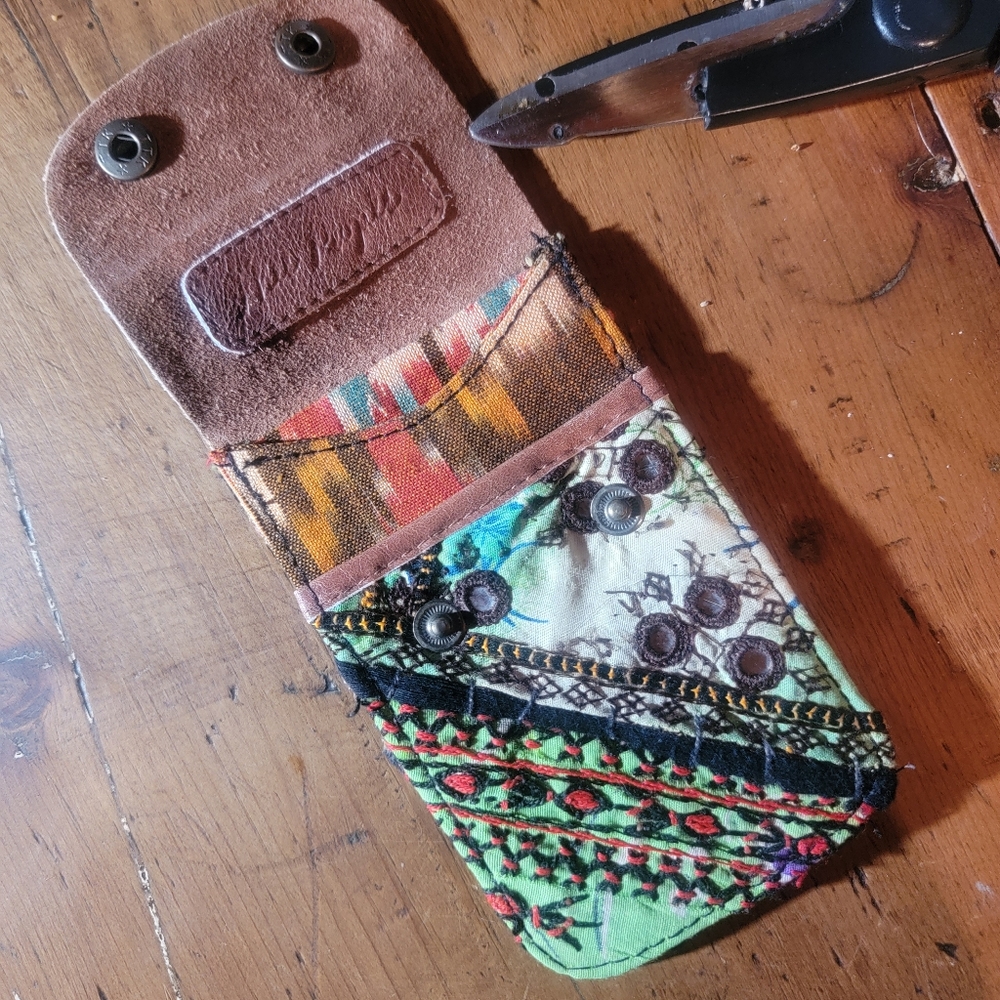 🌋👽 Free People Boho Embroidered Repurposed vtg banjara hippie Wallet card case - Picture 5 of 16